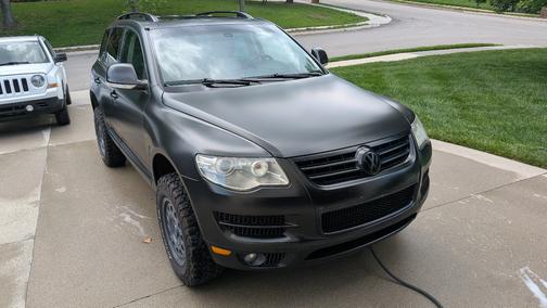 Black 2010 Volkswagen Touareg V6 TDI