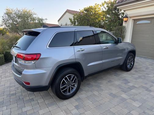 Silver 2021 Jeep Grand Cherokee Limited