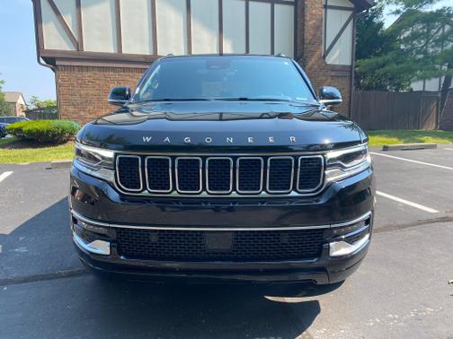 2023 Jeep Wagoneer Base