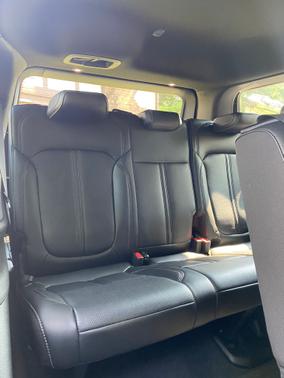 2023 Jeep Wagoneer Base