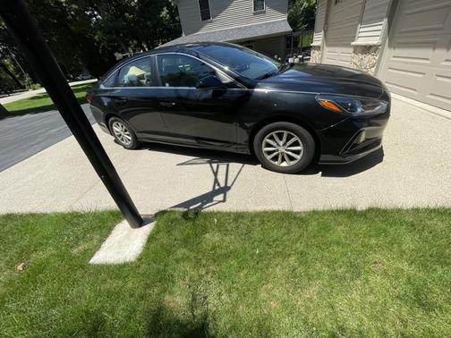 Black 2018 Hyundai SONATA SE