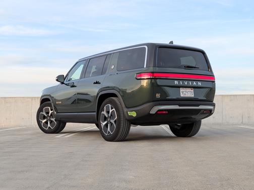 2023 Rivian R1S Adventure Quad-Motor Large Package