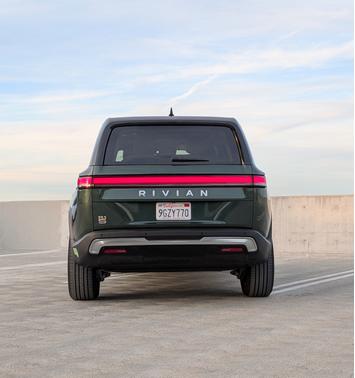 2023 Rivian R1S Adventure Quad-Motor Large Package