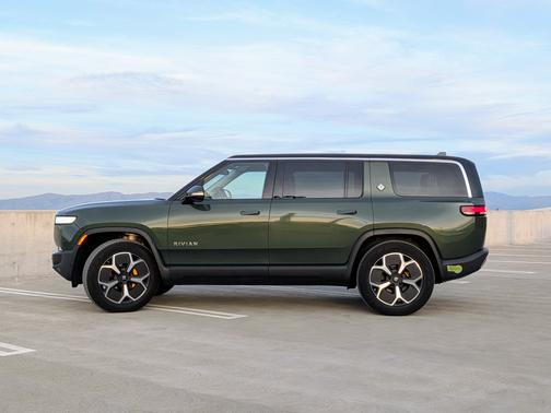 2023 Rivian R1S Adventure Quad-Motor Large Package