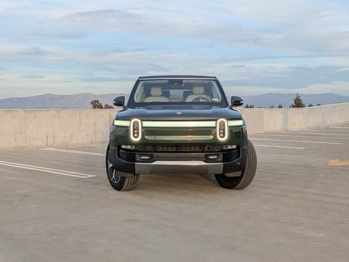 2023 Rivian R1S Adventure Quad-Motor Large Package