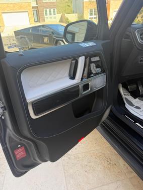 Black 2027 Mercedes-Benz AMG G 63 Base
