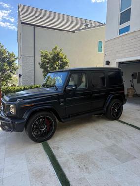 Black 2027 Mercedes-Benz AMG G 63 Base