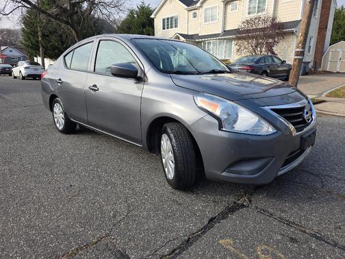 2019 Nissan Versa 1.6 S+