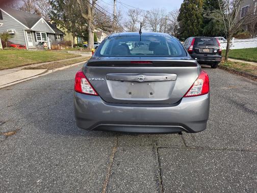 2019 Nissan Versa 1.6 S+