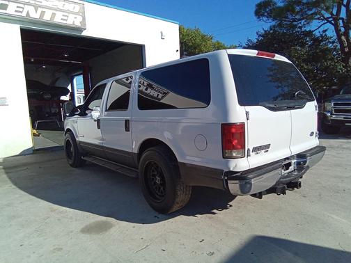 2004 Ford Excursion XLT