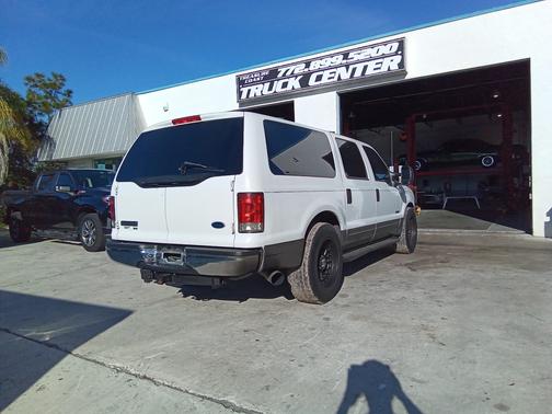 2004 Ford Excursion XLT