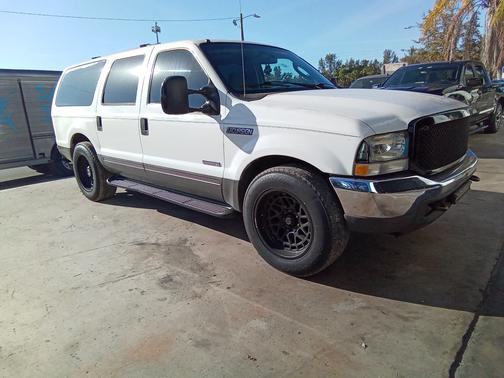 2004 Ford Excursion XLT
