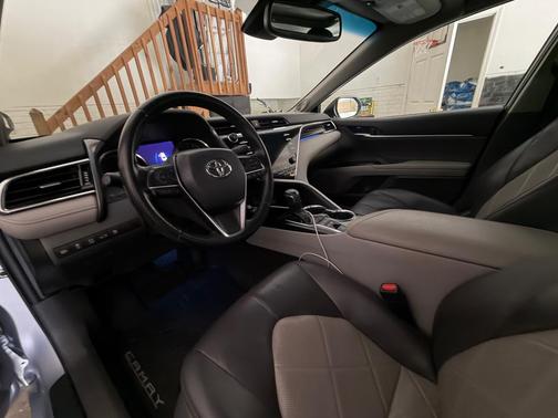 Silver 2018 Toyota Camry Hybrid XLE