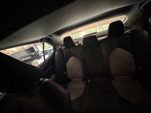 Silver 2018 Toyota Camry Hybrid XLE