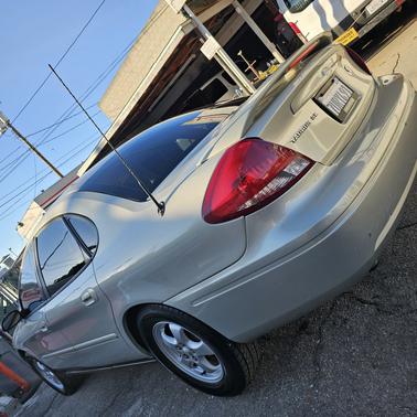 2006 Ford Taurus SE