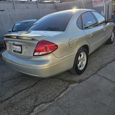 2006 Ford Taurus SE