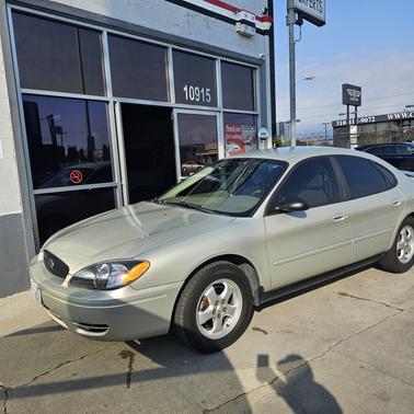 2006 Ford Taurus SE