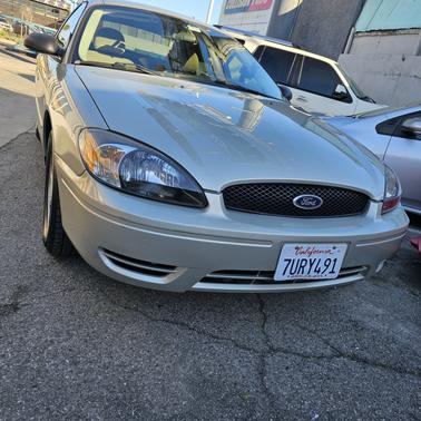 2006 Ford Taurus SE