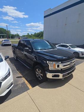 Black 2018 Ford F-150 XLT