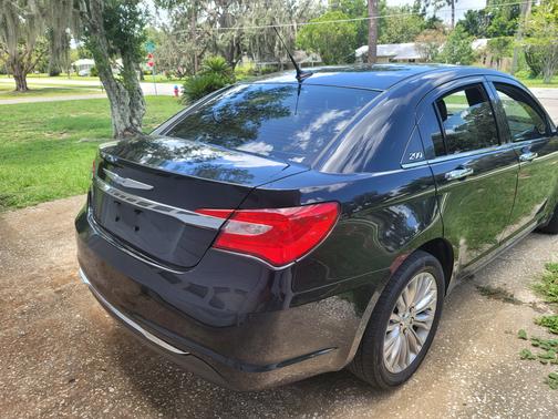 2011 Chrysler 200 Limited