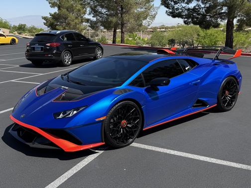 2023 Lamborghini Huracan STO Base
