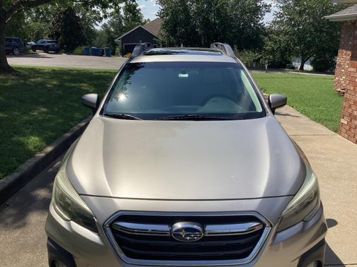 Beige 2018 Subaru Outback 2.5i Premium