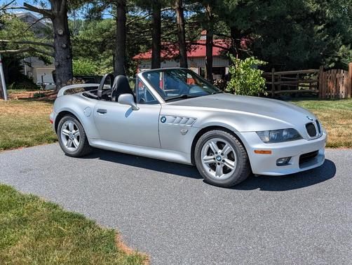 Silver 2002 BMW Z3 2.5i Roadster