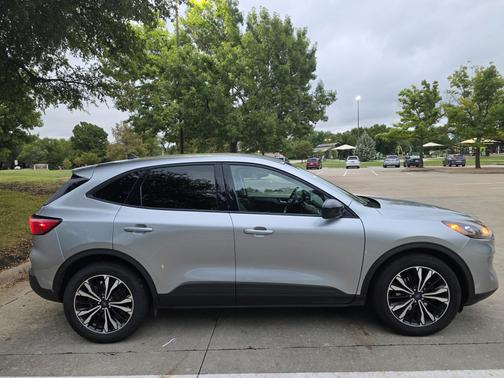 Silver 2021 Ford Escape SE