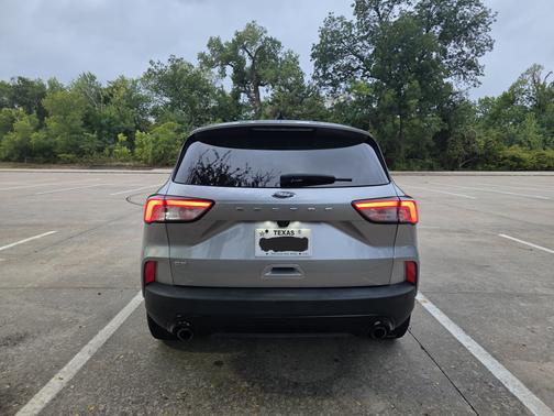 Silver 2021 Ford Escape SE