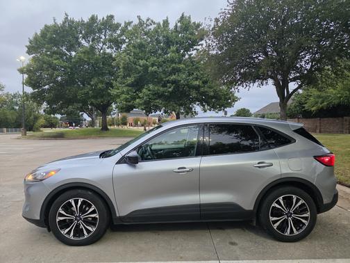 Silver 2021 Ford Escape SE