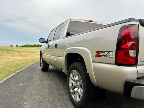 Silver 2004 Chevrolet Silverado 1500 Z71 Crew Cab