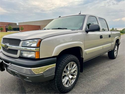 Silver 2004 Chevrolet Silverado 1500 Z71 Crew Cab