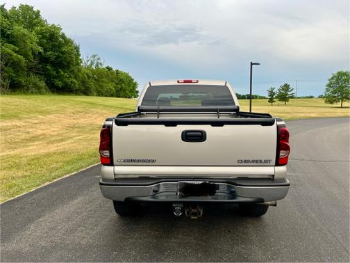 Silver 2004 Chevrolet Silverado 1500 Z71 Crew Cab