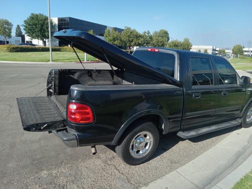 Black 2001 Ford F-150 Lariat SuperCrew