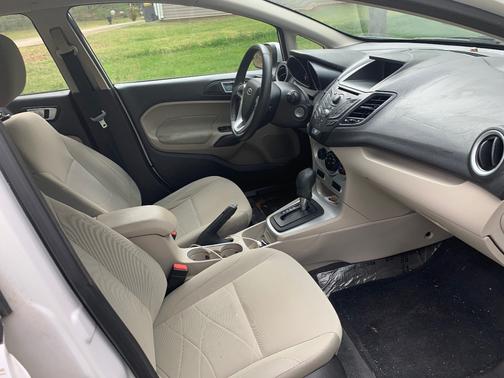 White 2015 Ford Fiesta SE