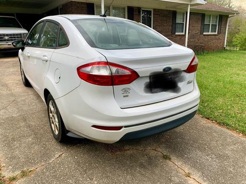 White 2015 Ford Fiesta SE