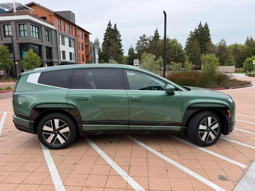 Green 2026 Hyundai IONIQ 9 SEL AWD