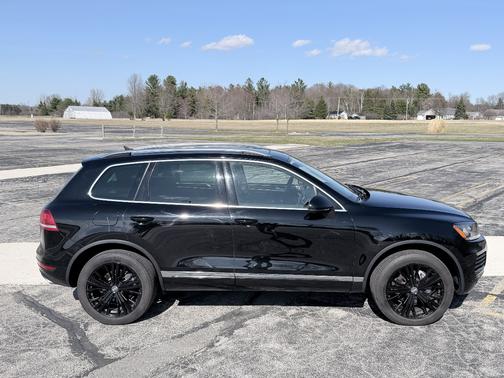 2014 Volkswagen Touareg 3.6L Lux