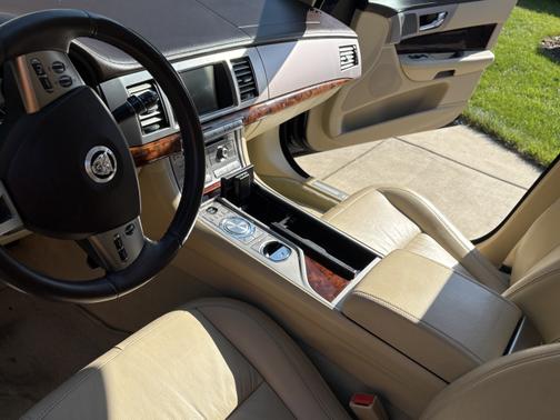 2009 Jaguar XF Luxury