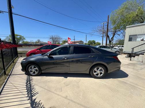 2021 Hyundai ELANTRA SE