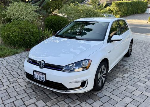 2016 Volkswagen e-Golf SE