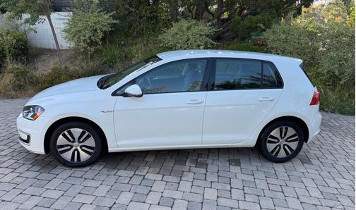 2016 Volkswagen e-Golf SE