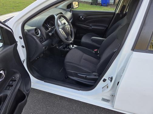 2018 Nissan Versa 1.6 SV