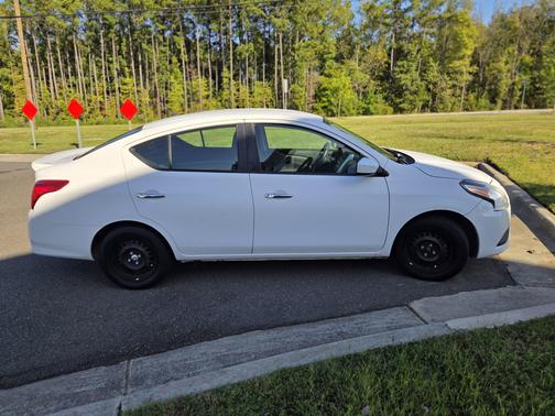 2018 Nissan Versa 1.6 SV