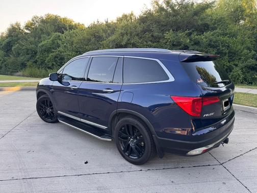 Blue 2018 Honda Pilot Touring