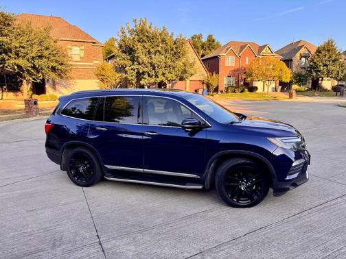 Blue 2018 Honda Pilot Touring