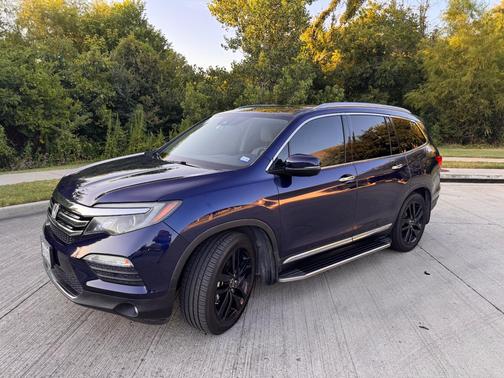 Blue 2018 Honda Pilot Touring