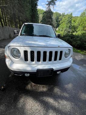 White 2015 Jeep Patriot Latitude