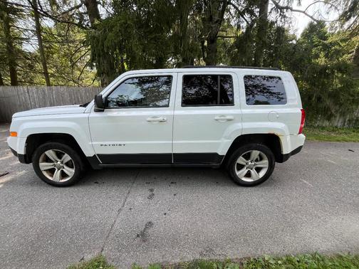 White 2015 Jeep Patriot Latitude