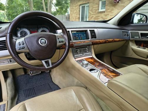 Red 2009 Jaguar XF Premium Luxury